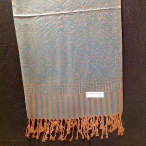 ✨HOST PICK✨💯 Cashmere Wrap/Nursing Cover UP